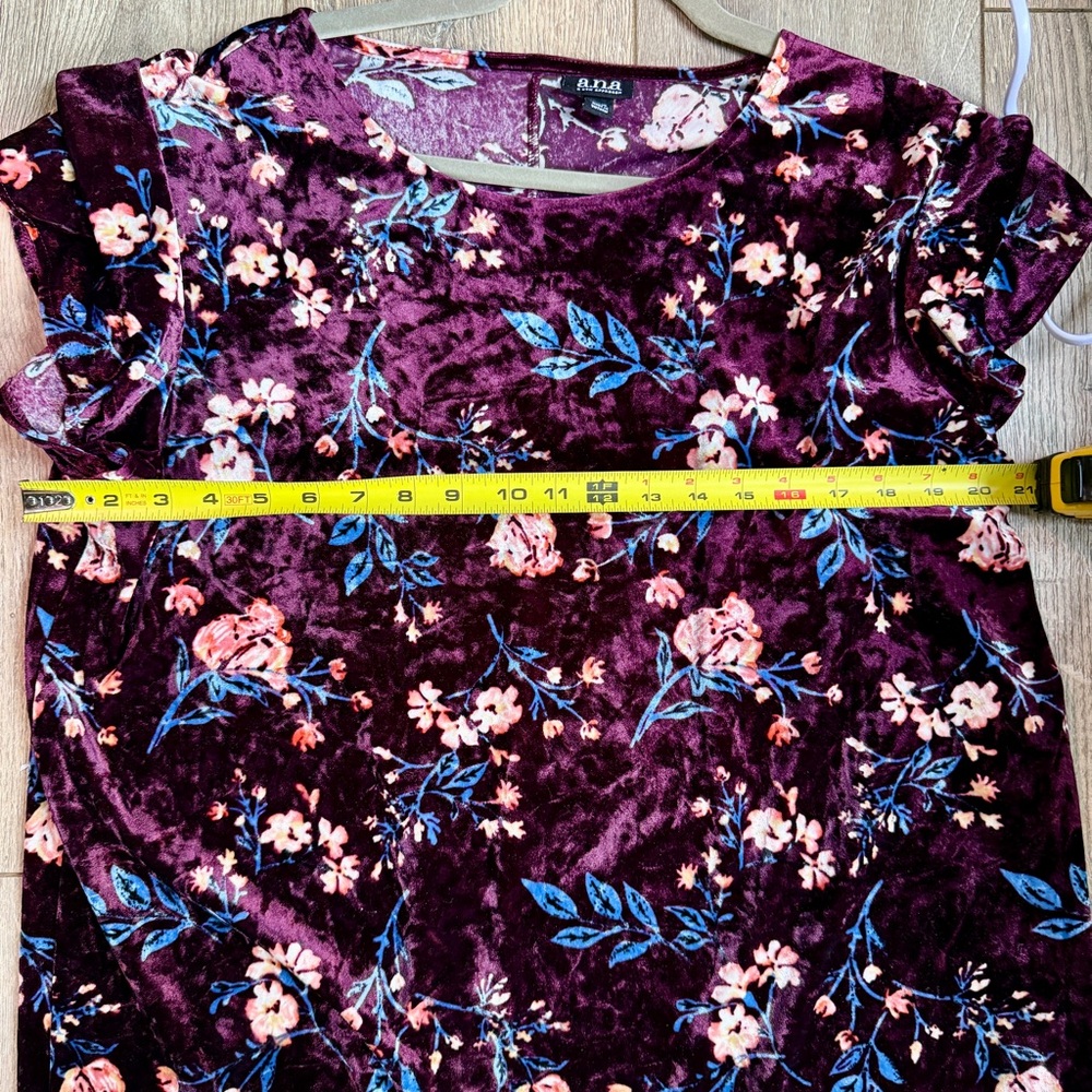 a.n.a Floral Velvet Short Sleeve Top - Burgundy and Pink - Picture 8 of 8